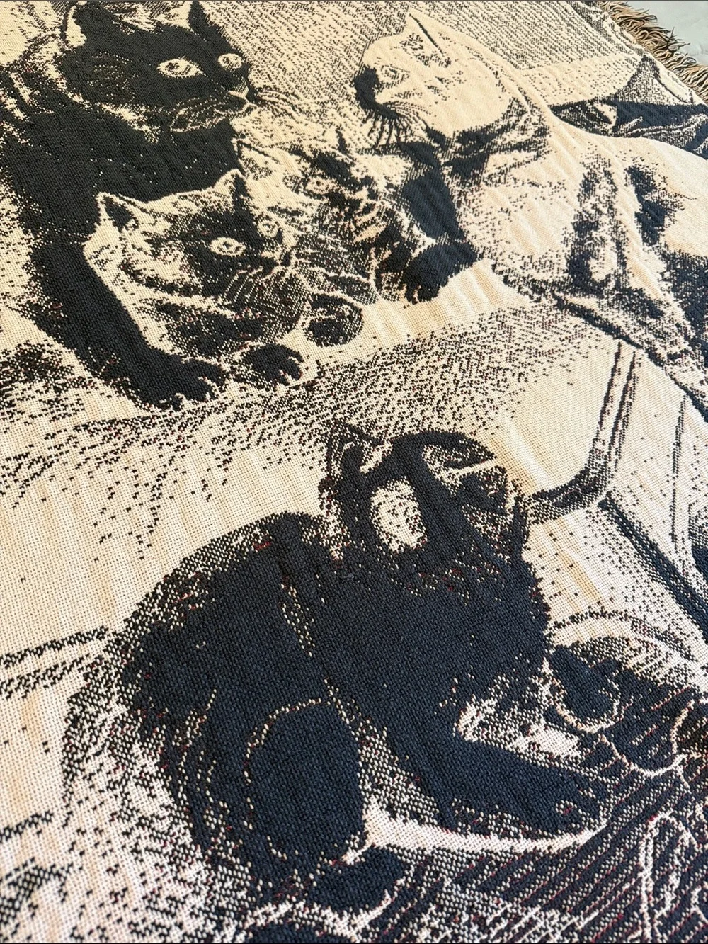 Vintage Cottagecore 100% Thick Cotton Tapestry Style Fringed Throw, 65”x48”
